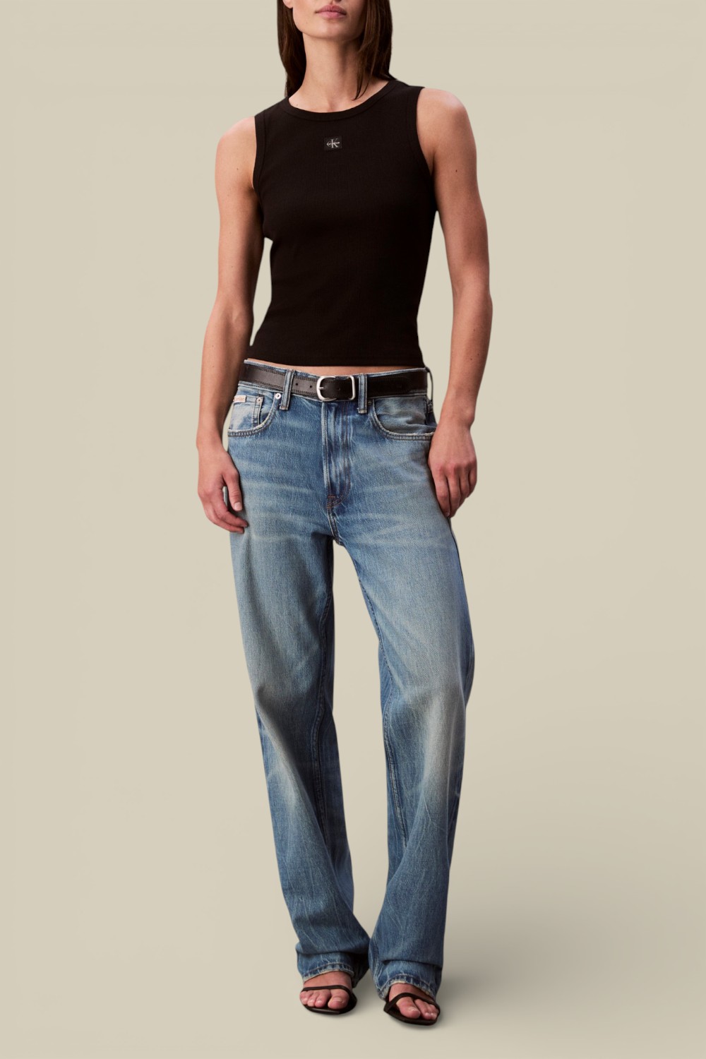 תמונת כל הלוק של גופיית ריב